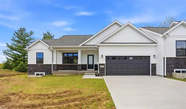 1887 Carroll Ct, North Liberty, IA 52317