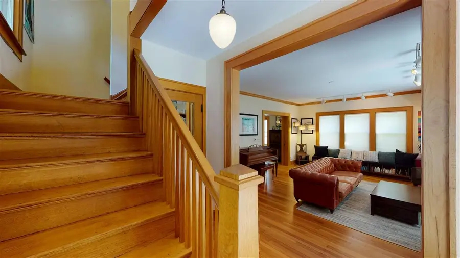 416 S Summit St, Iowa City, IA 52240 - #3