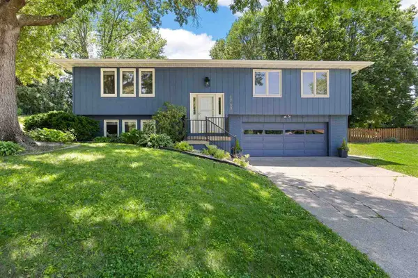 1749 Hafor Drive, Iowa City, IA 52246