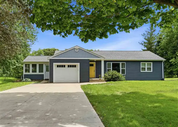 720 Lisbon Rd NE, Mt Vernon, IA 52314