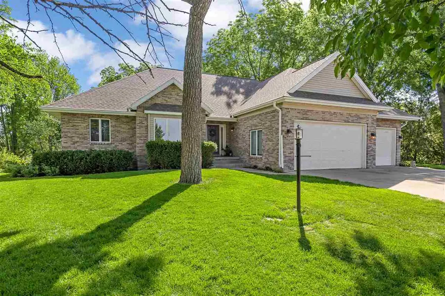 42 Kensington Court, Iowa City, IA 52245 - #3