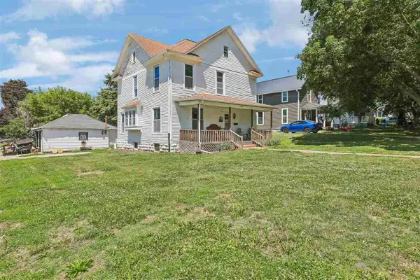739 S Iowa Ave, Washington, IA 52353
