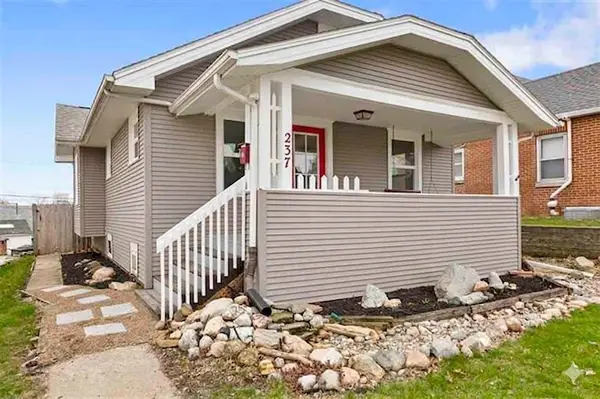 237 12th St NW, Cedar Rapids, IA 52405