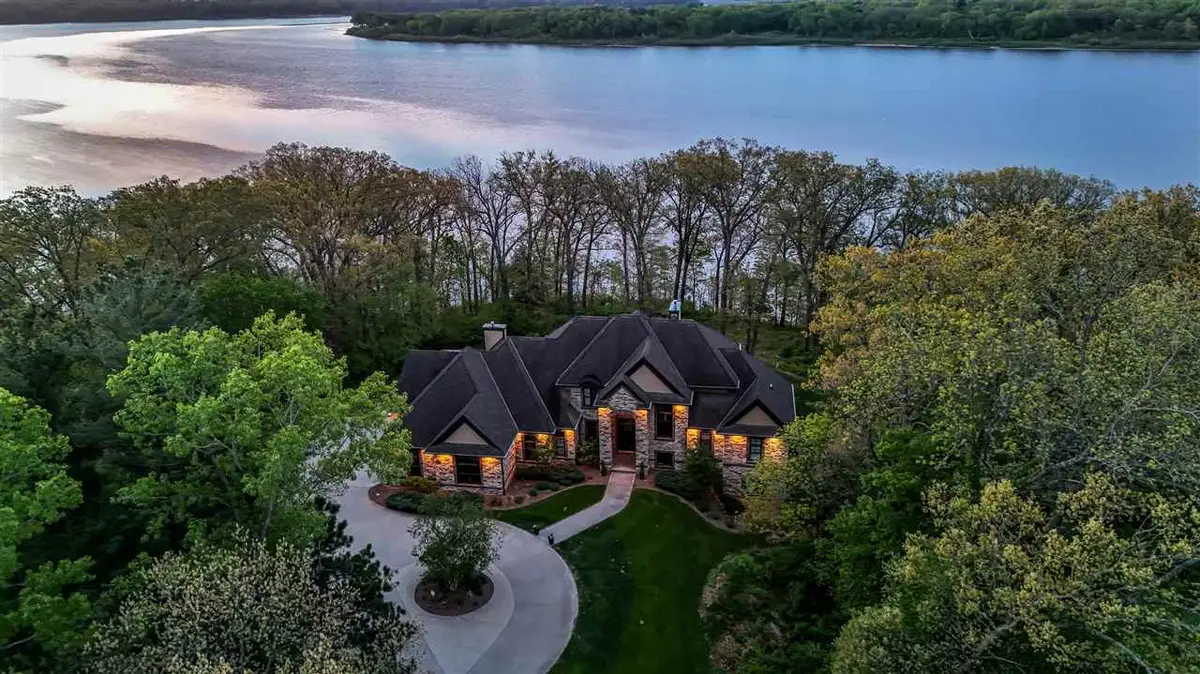 3220 Ever Tree Ln NE, Solon, IA 52333 - #1