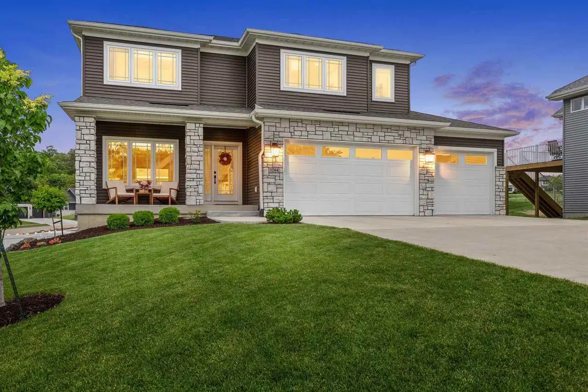 1244 Kona Cir, Coralville, IA 52241 - #1