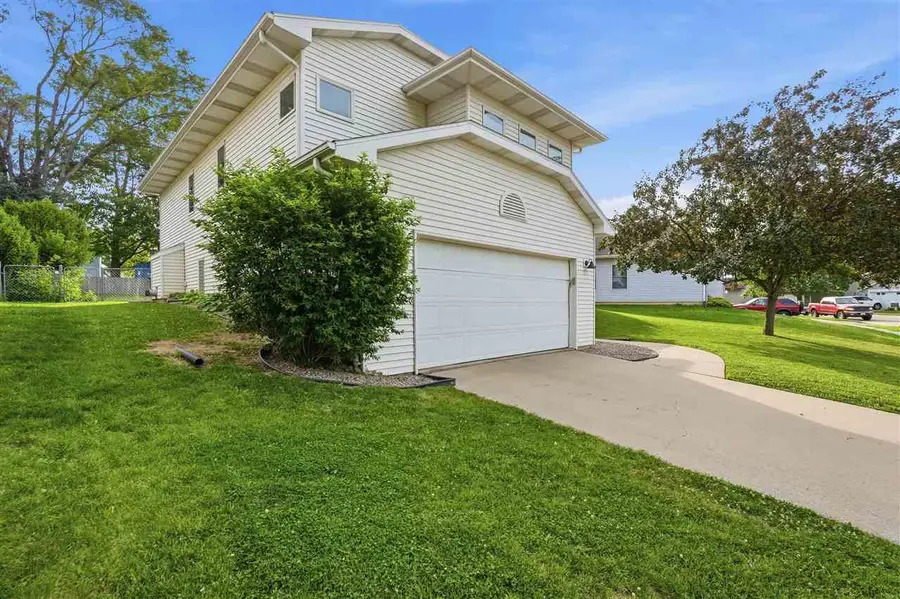 800 Pepper Dr, Iowa City, IA 52240 - #3