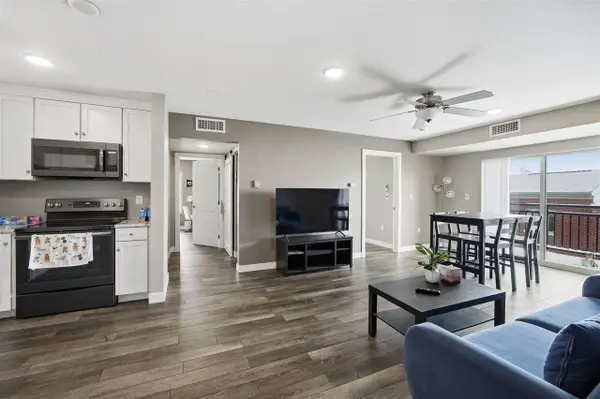 332 S Linn St, Iowa City, IA 52240