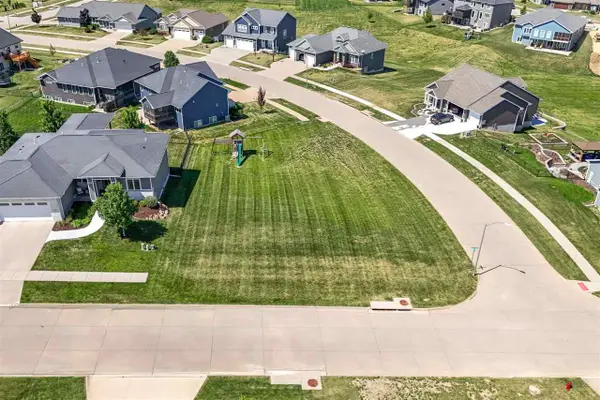 4152 Barbaro Ave, Iowa City, IA 52240