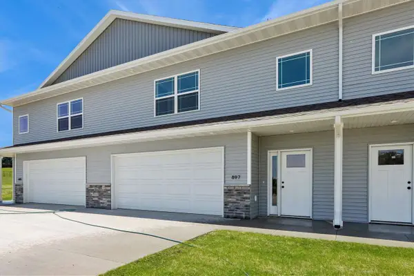897 North Street, Williamsburg, IA 52361