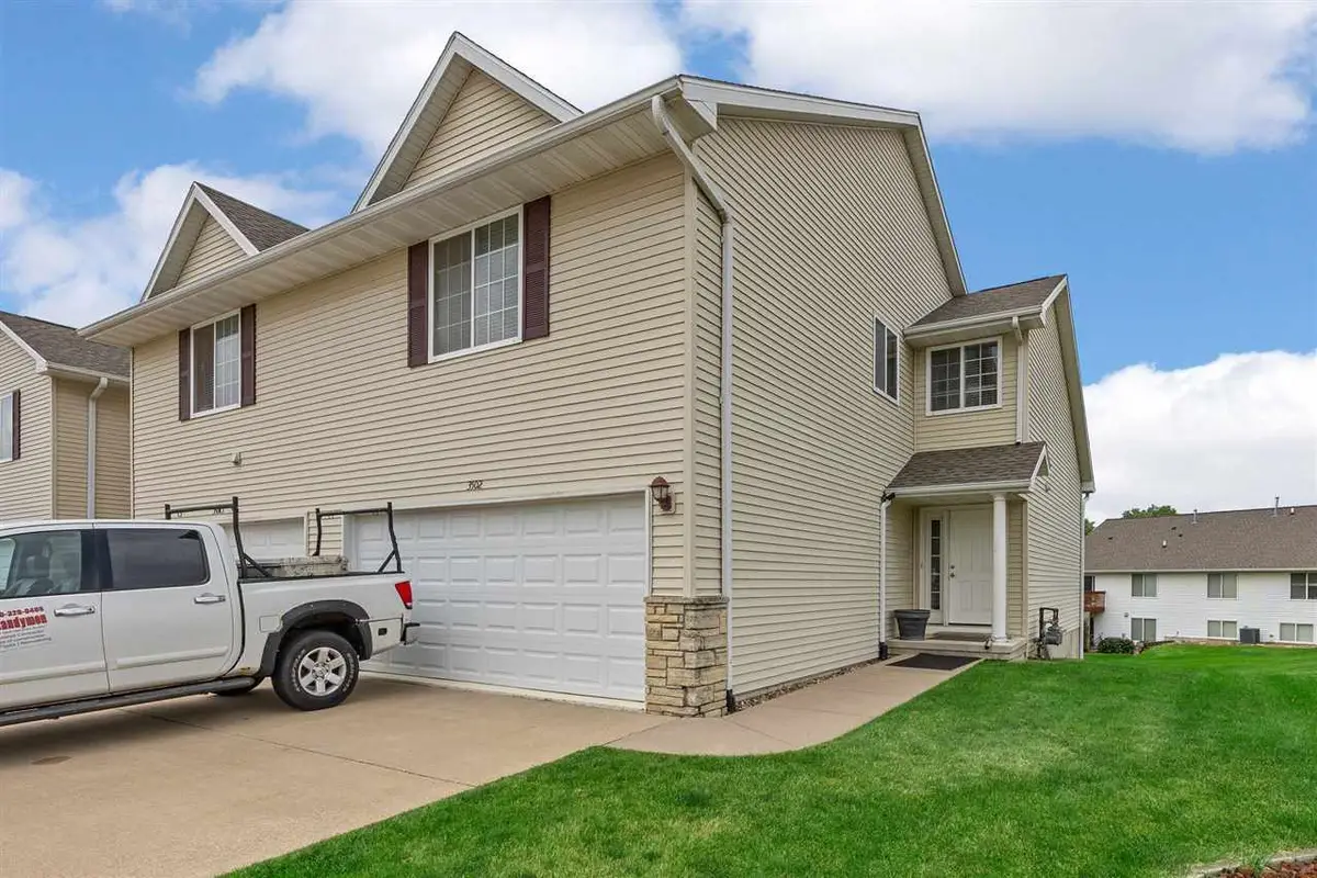 3502 Stoneview Cir SW, Cedar Rapids, IA 52404 - #1