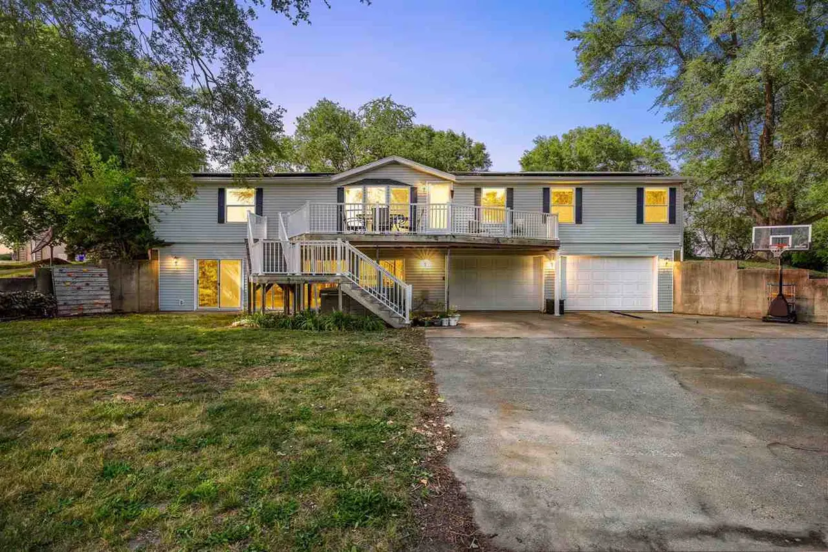 1650 W Forevergreen Rd, North Liberty, IA 52317 - #1