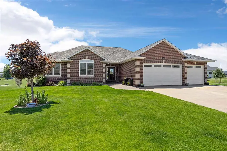 1490 Ridgeview Ave, West Liberty, IA 52776 - #2