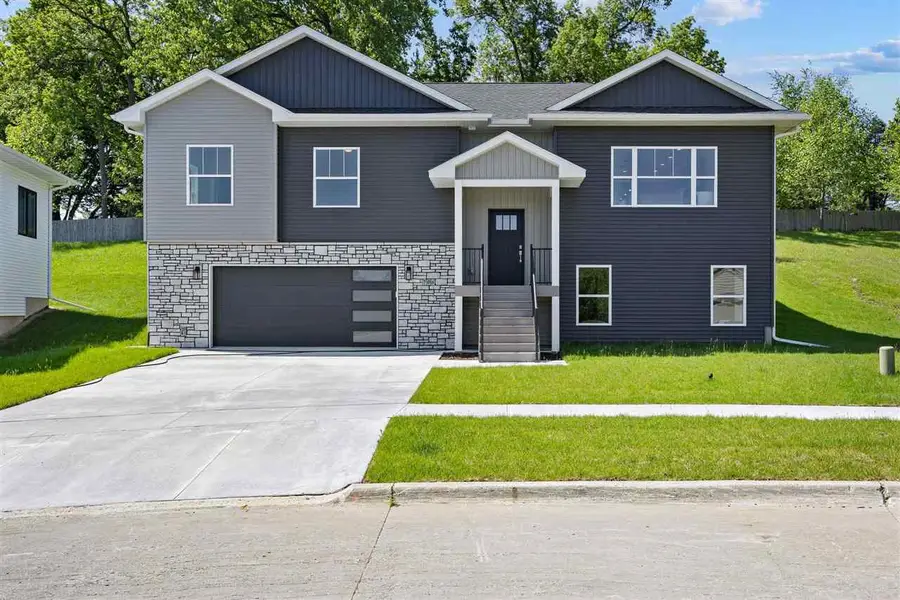 706 Silver Ln, Iowa City, IA 52245 - #3