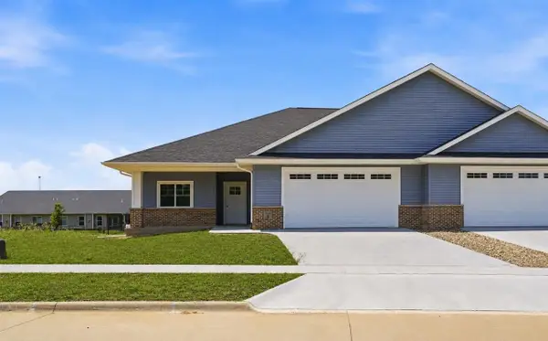 215B Timberline Terrace, Kalona, IA 52247