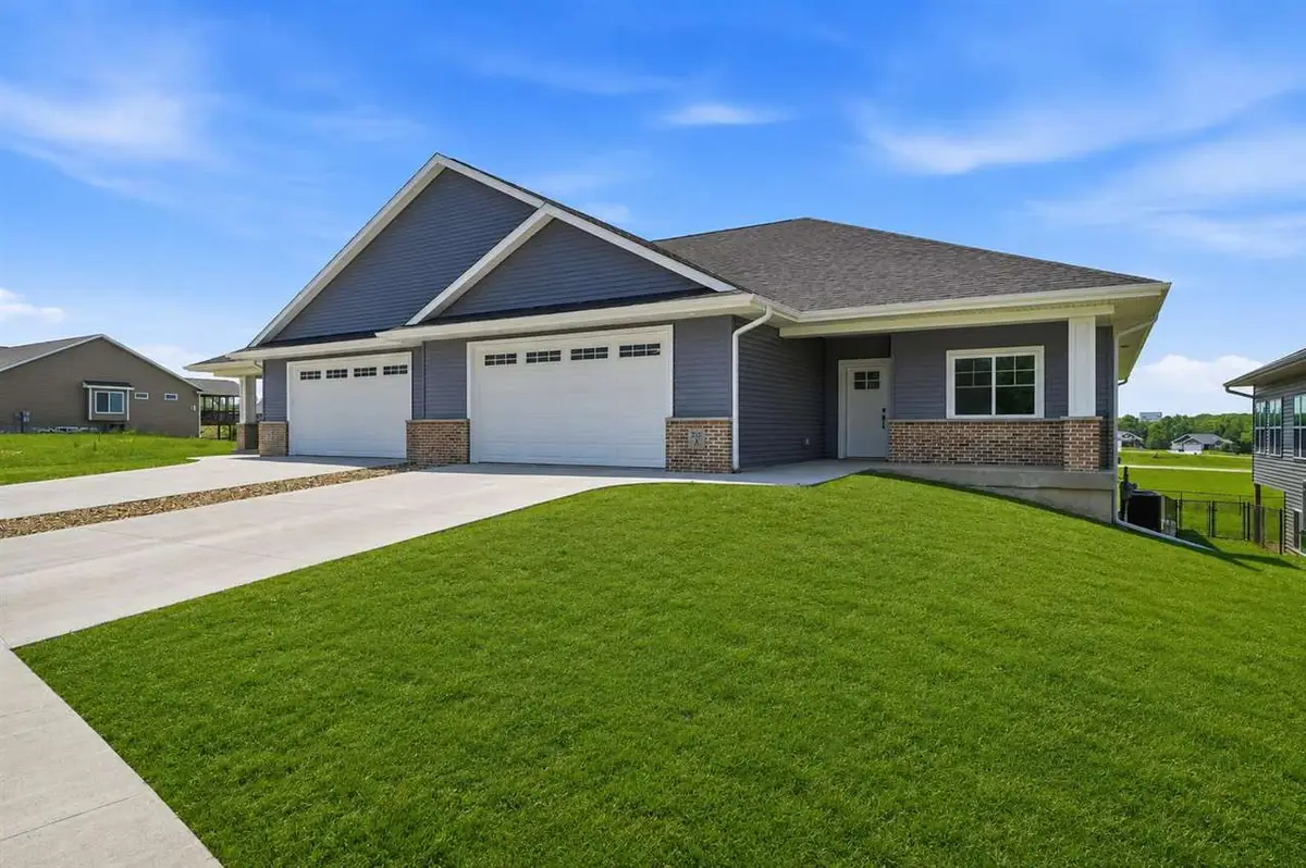 215A Timberline Terrace, Kalona, IA 52247 - #1