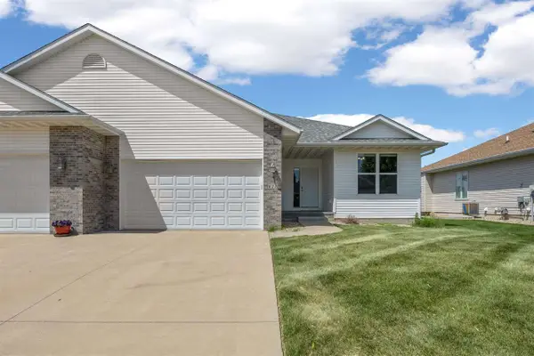 812 Dorchester Pl NE, Cedar Rapids, IA 52402