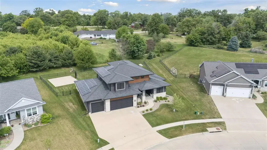 1184 Foxborough Dr, Marion, IA 52302 - #2