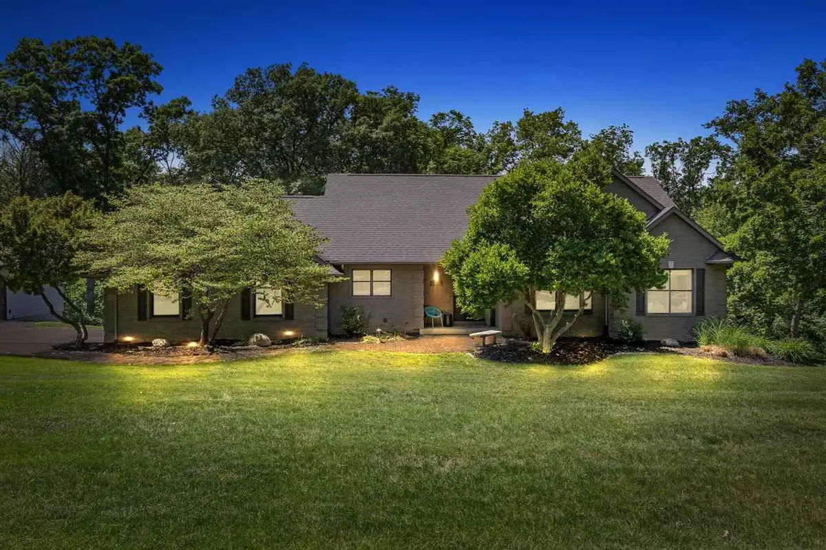 4000 Mehaffey Ln NE, Solon, IA 52333 - #1
