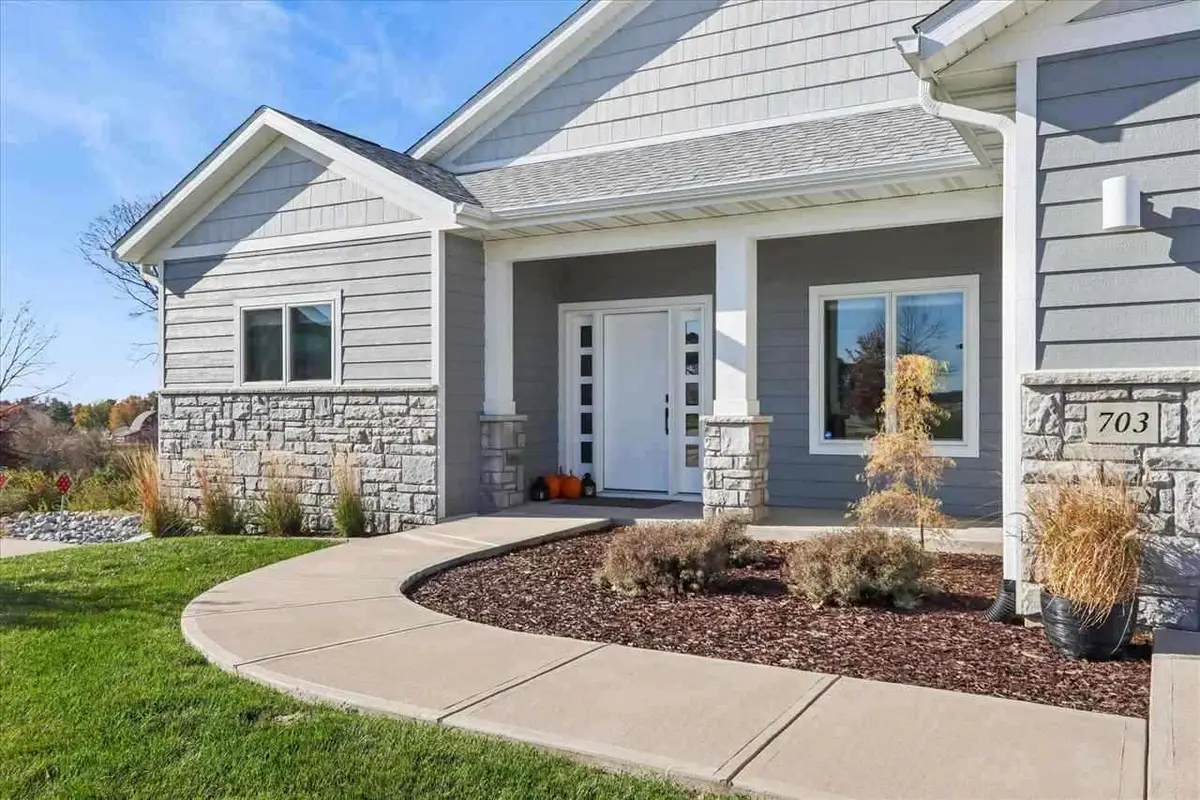 703 American Pharaoh Dr, Iowa City, IA 52240 - #1