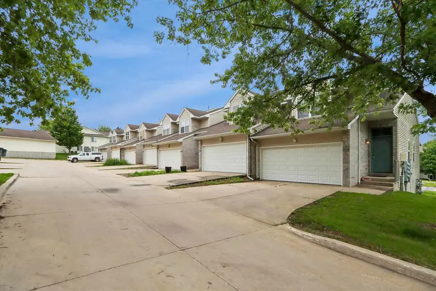 1003-1049 Scott Park Drive, Iowa City, IA 52245 - #2