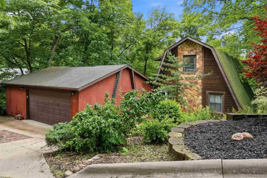 2221 Oak Road NE, North Liberty, IA 52317 - #2