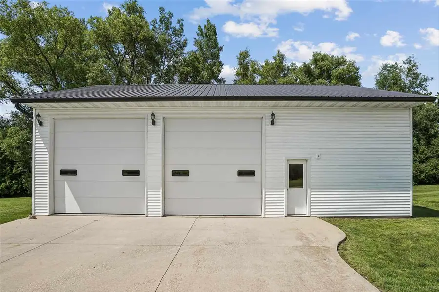 106 Richland Ave, Urbana, IA 52345 - #3