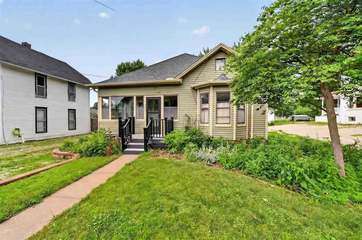 709 N Calhoun St, West Liberty, IA 52776 - #1
