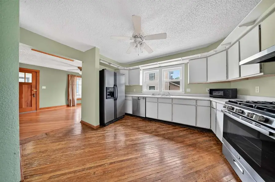 709 N Calhoun St, West Liberty, IA 52776 - #2