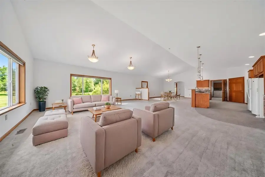 1264 Ivan Ln, West Liberty, IA 52776 - #3