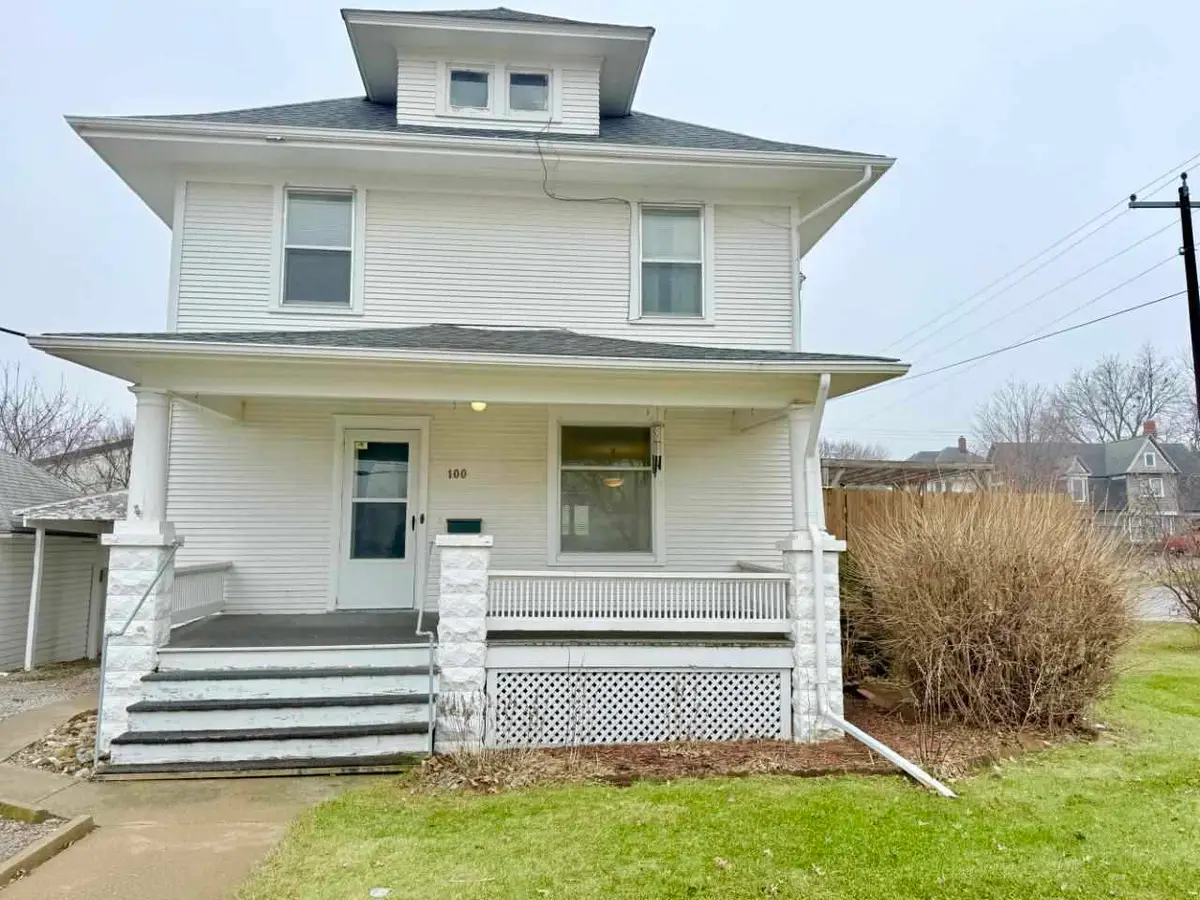100 E Welsh St, Williamsburg, IA 52361 - #1