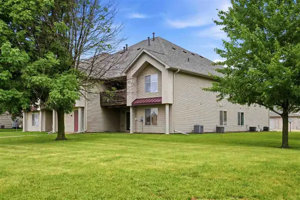 1010 240th St, North Liberty, IA 52317