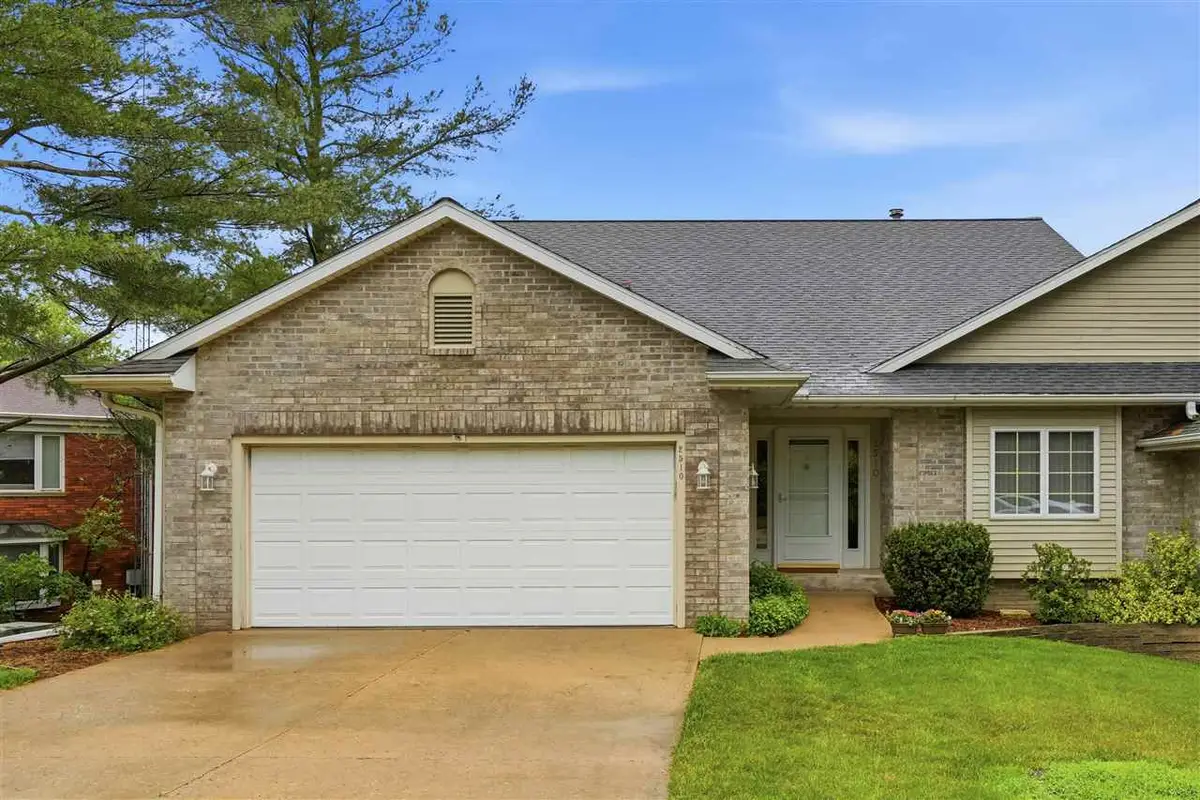 2510 Bluffwood Circle, Iowa City, IA 52245 - #1