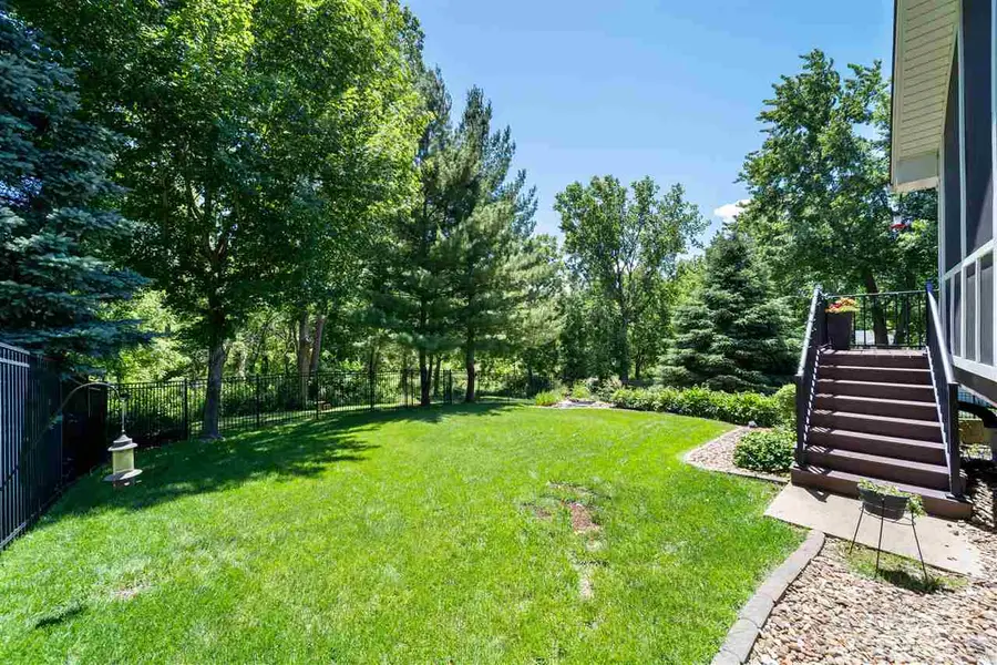 2665 Muddy Creek Ln, Coralville, IA 52241 - #2
