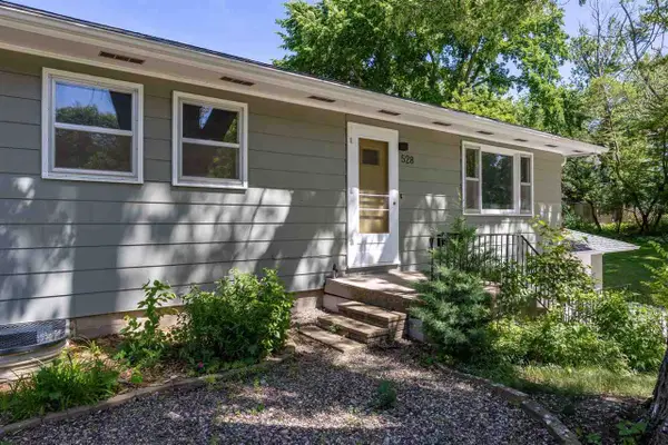 528 Beldon Ave, Iowa City, IA 52246