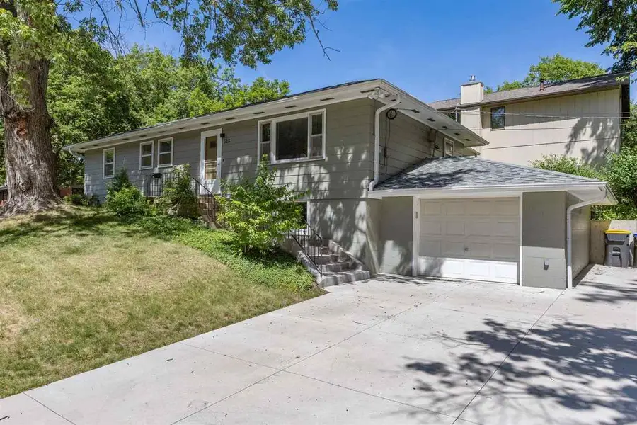 528 Beldon Ave, Iowa City, IA 52246 - #2