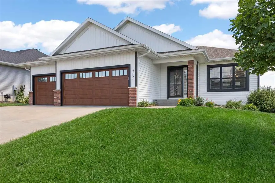2898 Wagon Wheel Dr, Iowa City, IA 52240 - #2