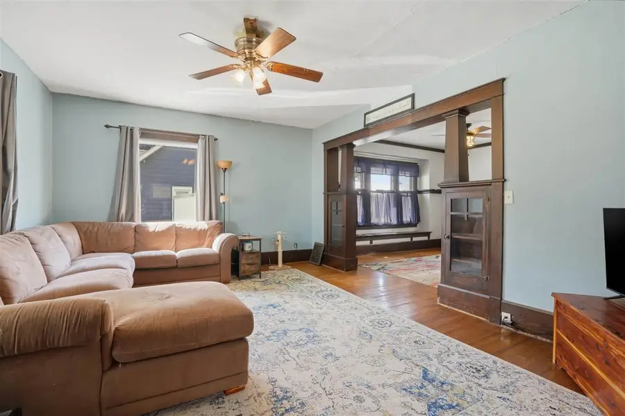 408 E 2nd Street, Washington, IA 52353 - #3