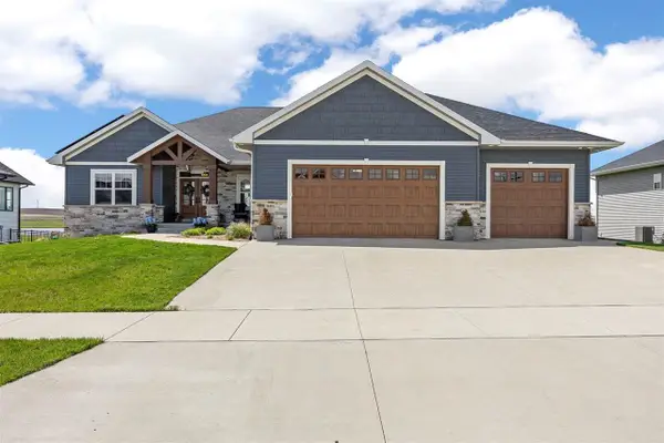1601 Heartland St, Fairfax, IA 52228