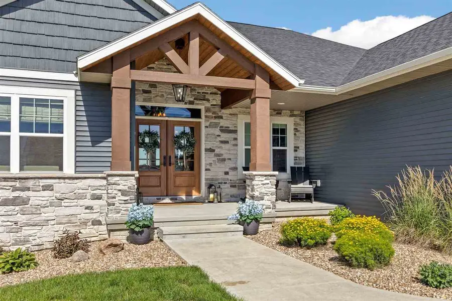 1601 Heartland St, Fairfax, IA 52228 - #2