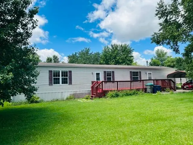 300 S Columbus St, West Liberty, IA 52776 - #2