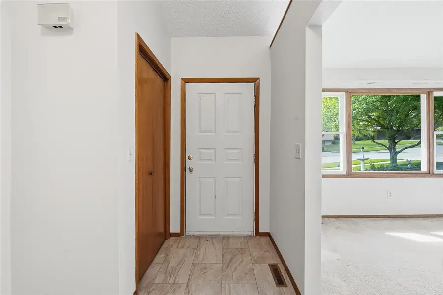 1912 North Ridge Dr, Coralville, IA 52241 - #2