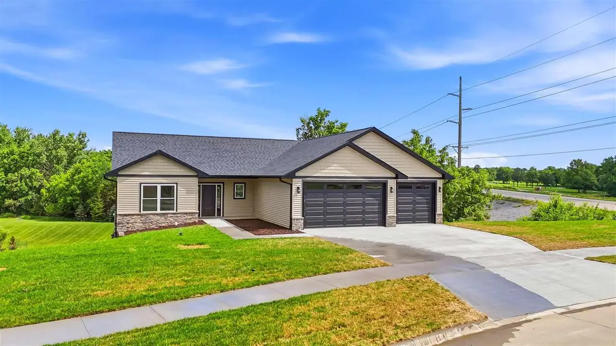 892 Silver Ln, Iowa City, IA 52245 - #1
