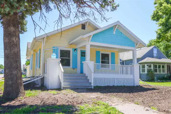 802 S Iowa, Washington, IA 52353