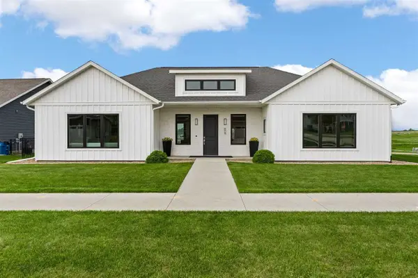 815 16th Ave SW, Mt Vernon, IA 52314