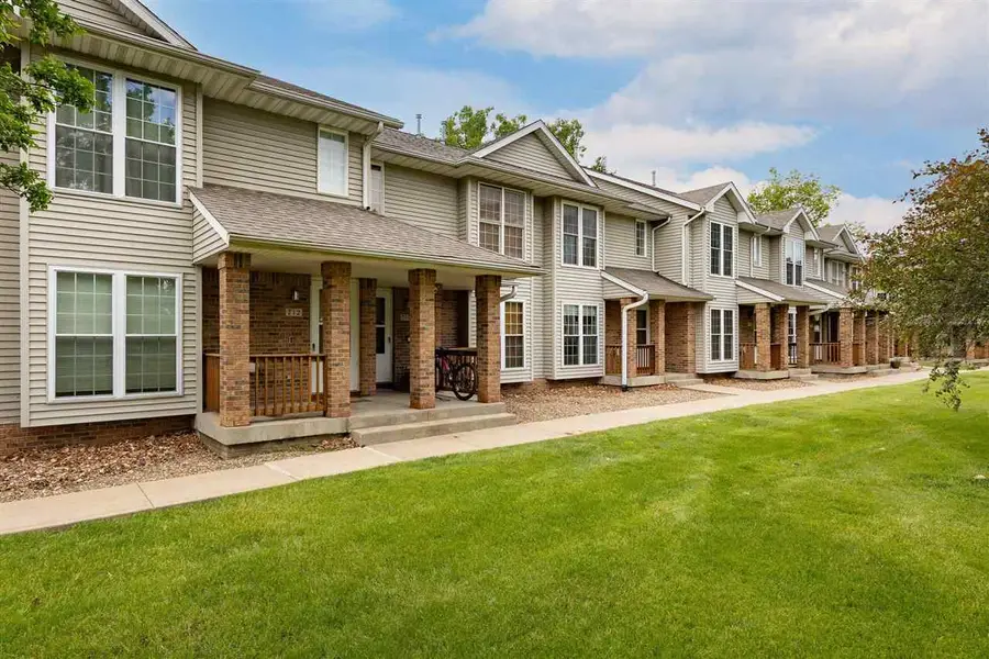 710 West Side Dr, Iowa City, IA 52246 - #3