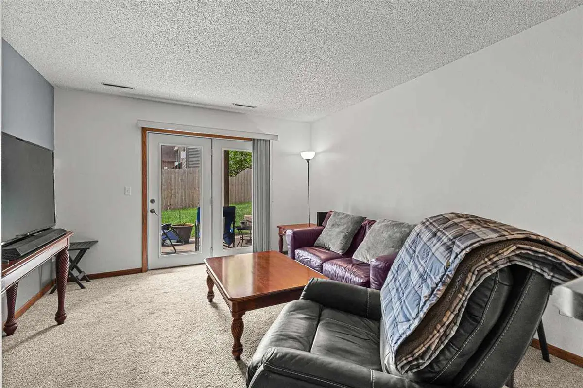429 6th Ave, Coralville, IA 52241 - #1
