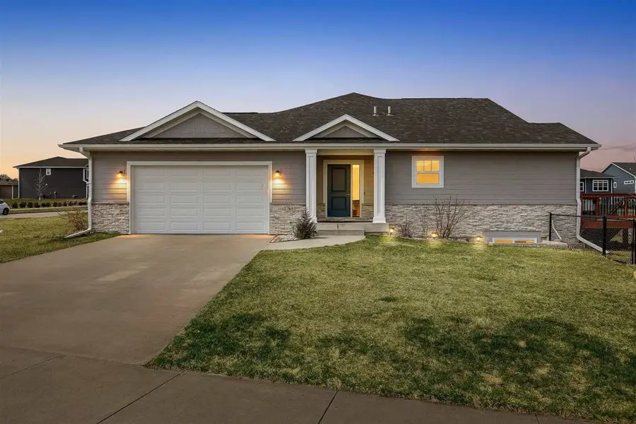 765 Hanks Dr, Iowa City, IA 52240 - #3