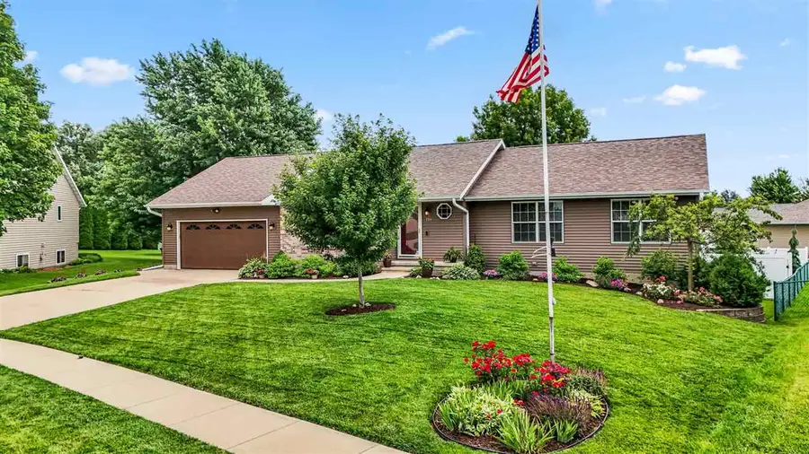 755 Deerfield Dr, Marion, IA 52302 - #2