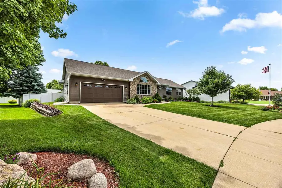 755 Deerfield Dr, Marion, IA 52302 - #3