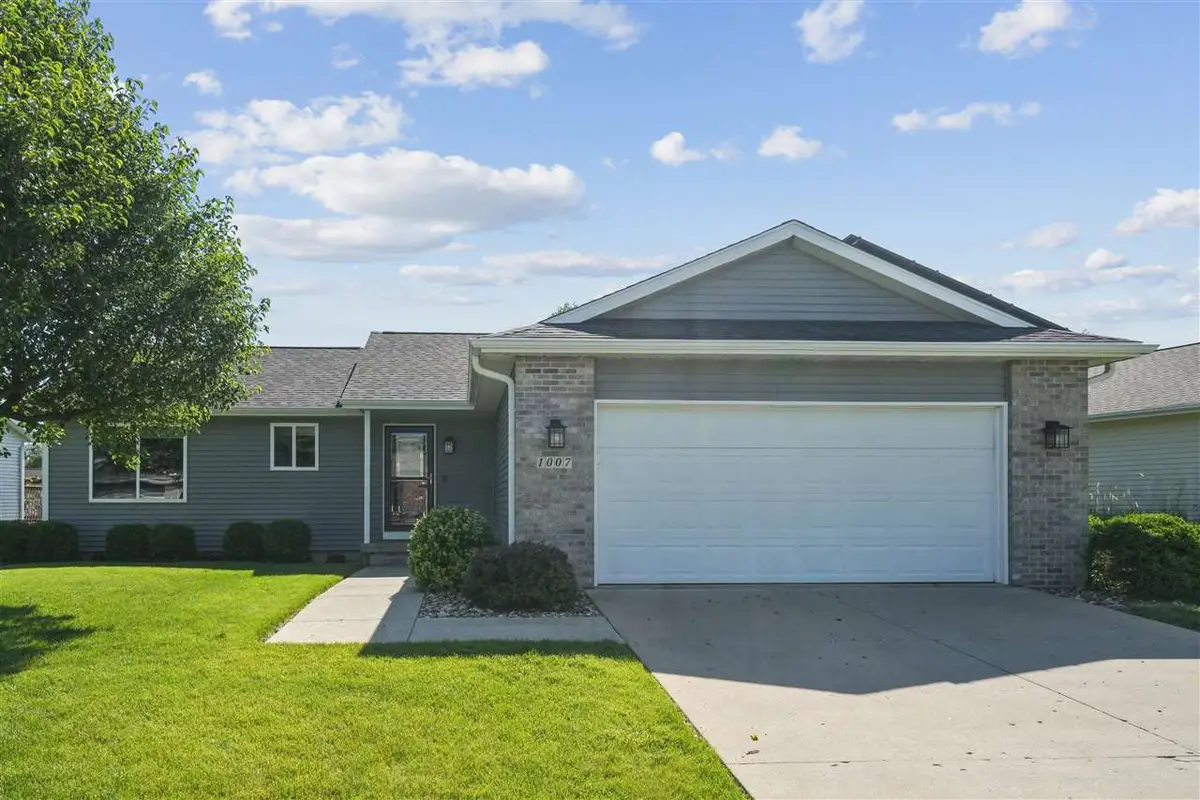 1007 Wolf Drive NW, Cedar Rapids, IA 52405 - #1